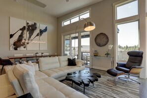 TV, fireplace, video games