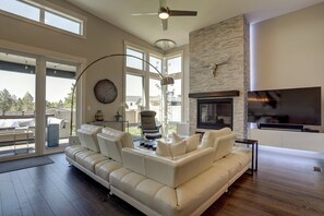 تلفزيون، مدفأة، ألعاب فيديو