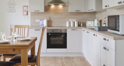 Rockworks Chalets No.4 - UK7043