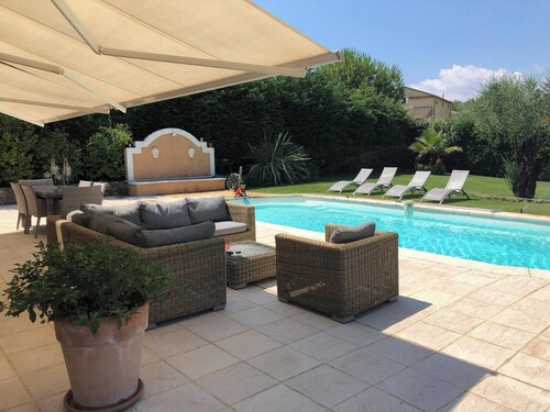 Homerez - Charming Villa in Mougins with Private Pool.