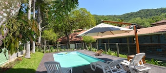 西提歐奴塔各旅館