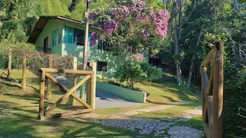 Standard Apartment | 1 bedroom, blackout drapes, free WiFi, bed sheets