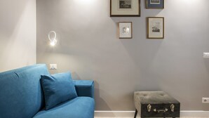 Living area - La Finestra su Fontana di Trevi - Design & Charme (Roma)