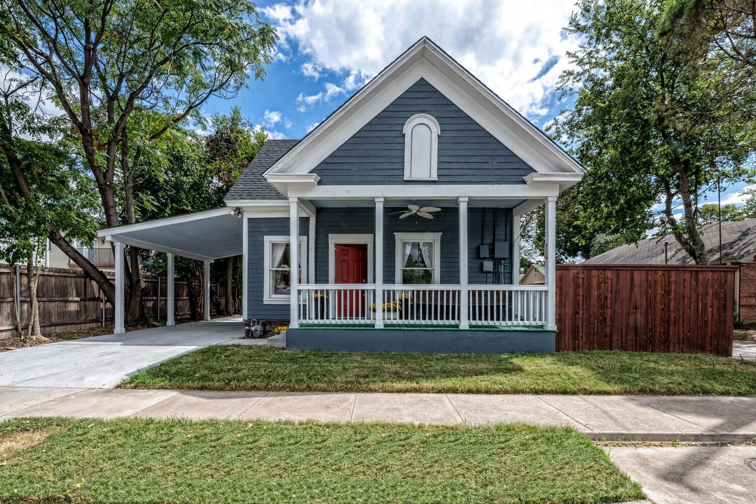 Waco's Most Adorable Farmhouse! ~ BU Bubble Locale