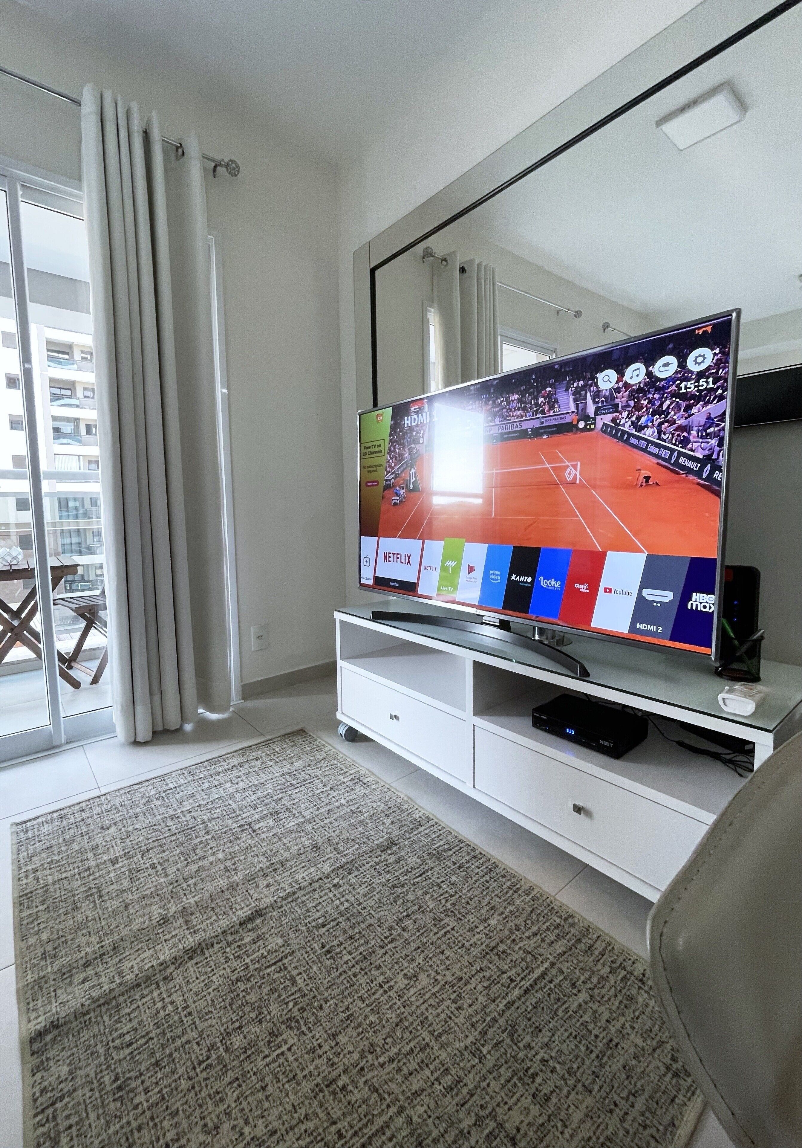 Studio DUO JK All equipped for your comfort pool, garage, restaurants.