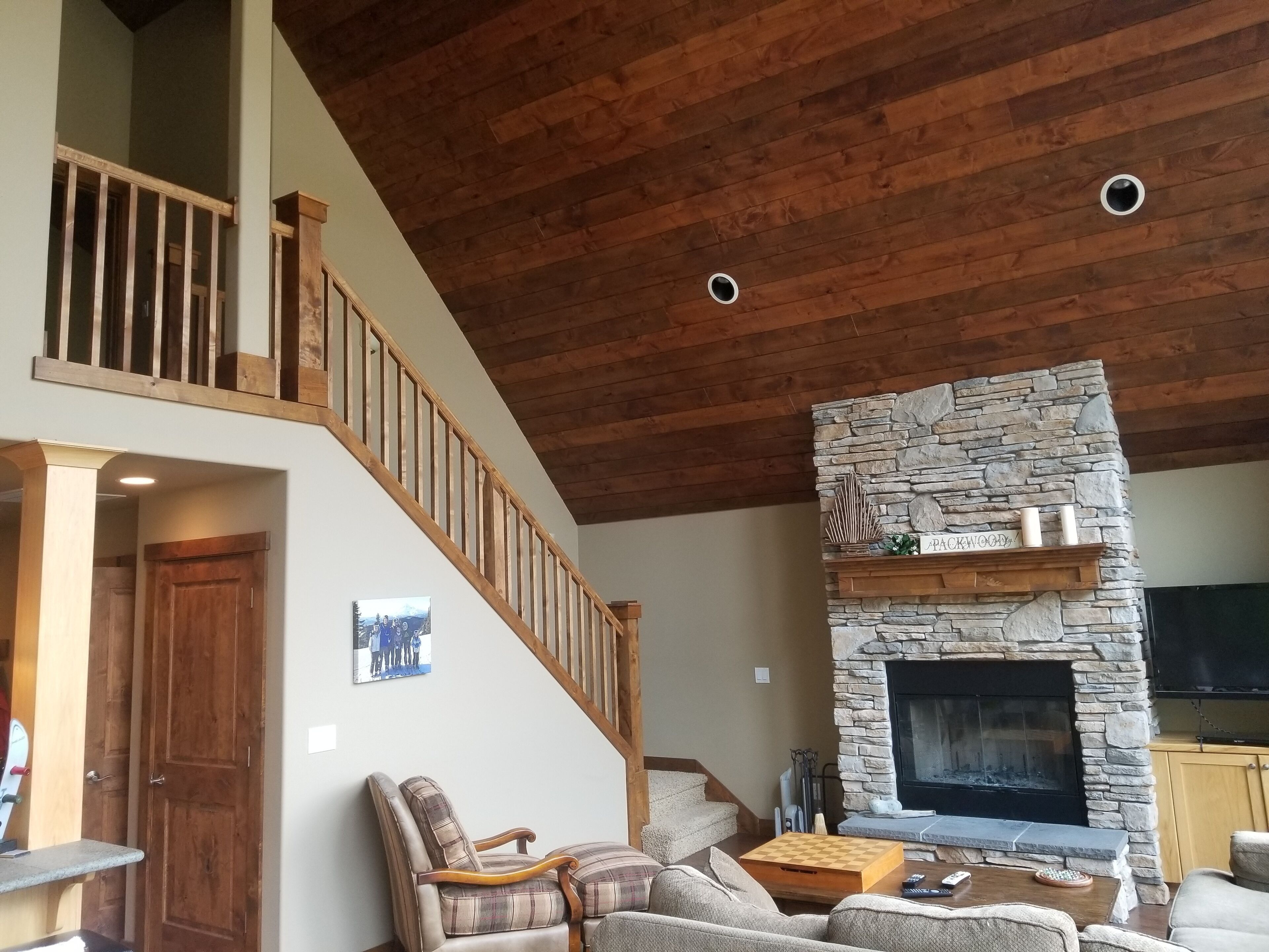 newer riverfront cabin on 5 acres, sleeps 12 great views