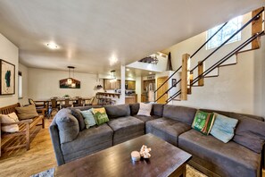 TV, fireplace - Tahoe Family Haven - Hot Tub, Pool Table, 30-90 days (South Lake Tahoe)