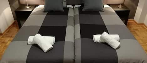 2 bedrooms, iron/ironing board, free WiFi, bed sheets