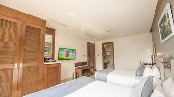 Phòng 3 Deluxe | Bộ đồ giường cao cấp, chăn bông, nệm cao su hoạt tính (memory foam)