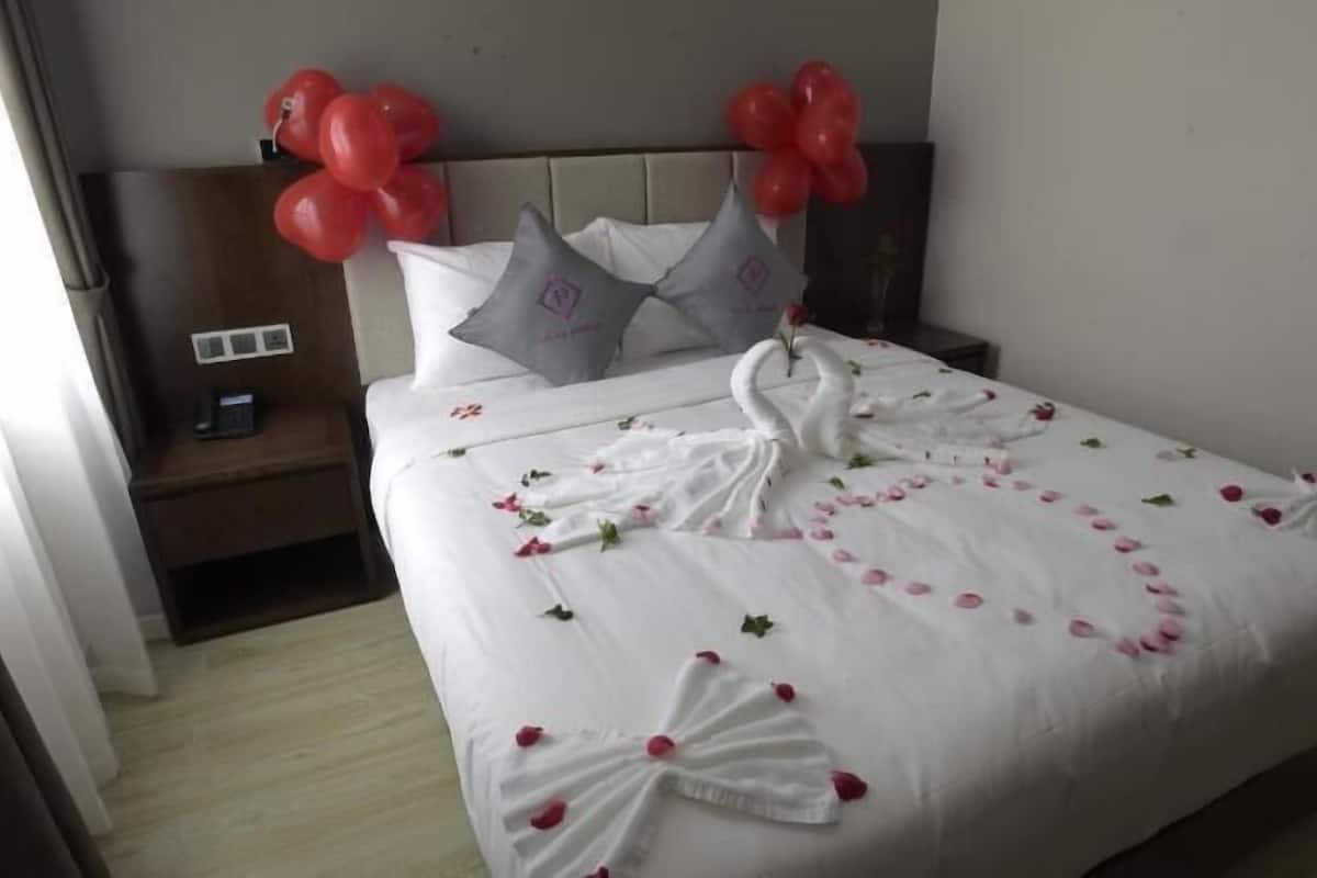 superior double room | premium bedding, down duvets, memory-foam beds, minibar