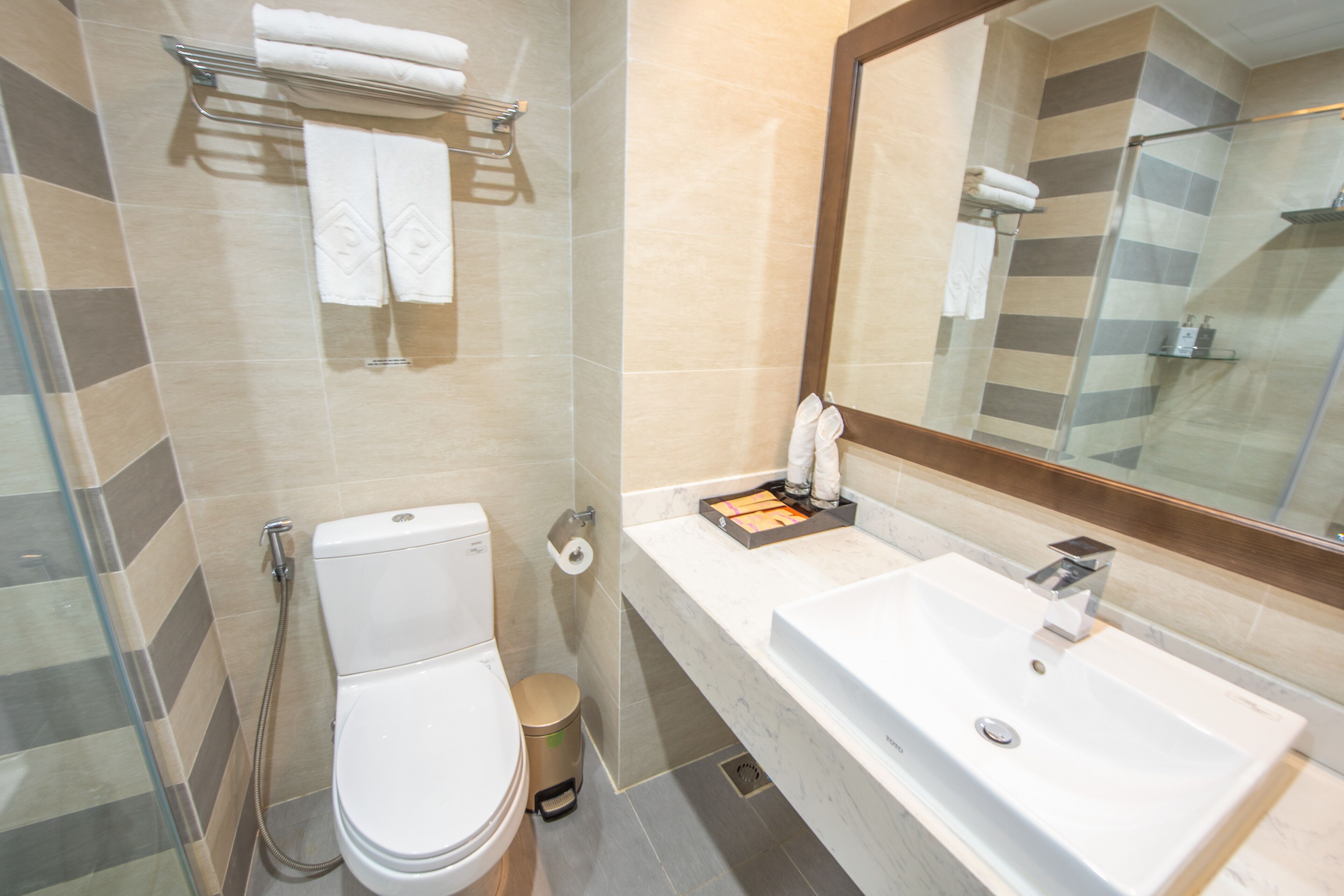 shower, free toiletries, hair dryer, slippers