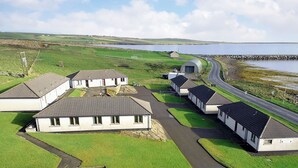 Unclassified image, 4 of 10, button - Rockworks Chalets No.3 - UK7042 (Holm, near Kirkwall)