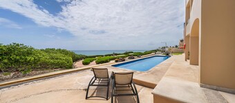 Ground Floor 2 BR at Isla 33. Ocean View.