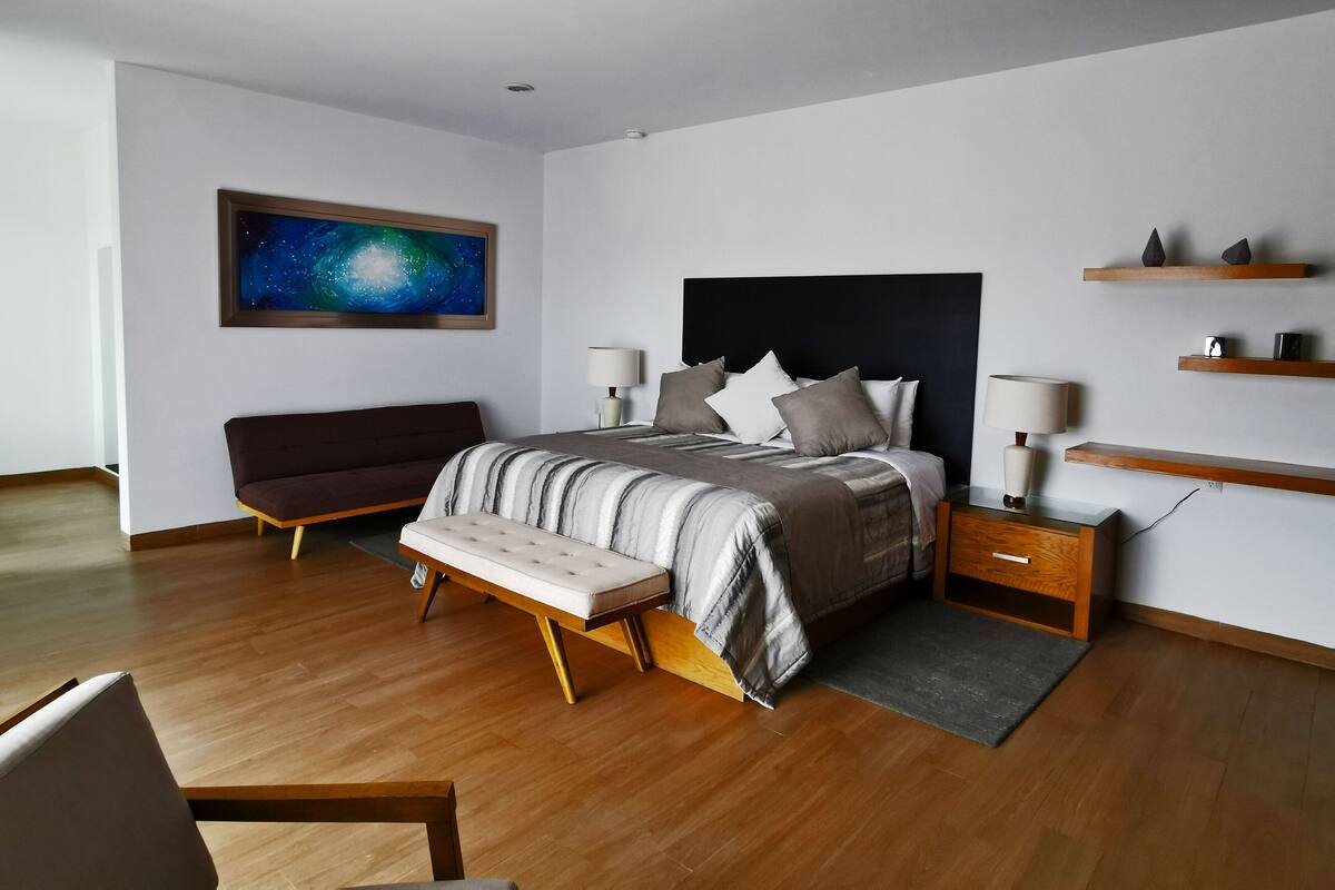 Suite estudio panorámica | Ropa de cama de alta calidad, edredón y camas Select Comfort 