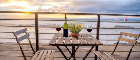 屋外ダイニングエリア