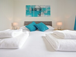 2 bedrooms, free WiFi, bed sheets