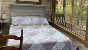 Room - The Moon and You-
Unique creek side off grid 1-bedroom cabin with glass roof (Purlear)
