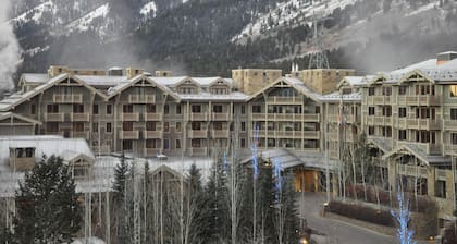 Hangseite 2BR / 1BA - 5 Minuten zu Fuß oder mit dem Auto zu den Aufzügen und zur Straßenbahn - 2. Etage - Whirlpool