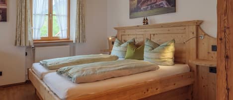 1 bedroom, in-room safe, WiFi, bed sheets