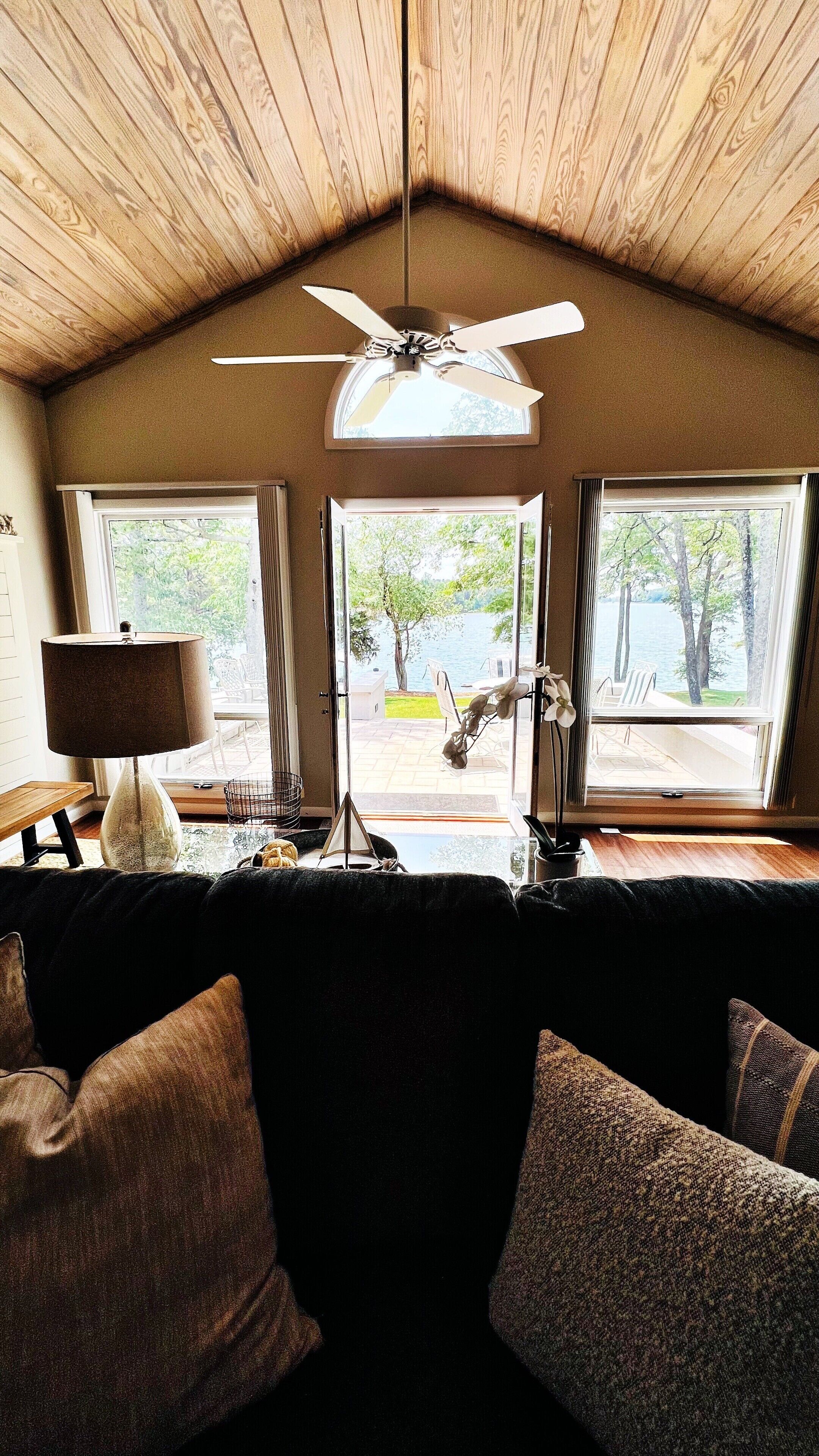 Smart TV, table tennis