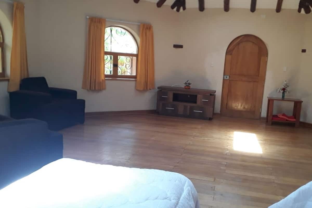 2 bedrooms, individually decorated, individually furnished, desk