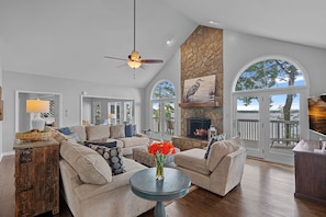 Smart TV, chimenea