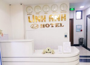 Reception - Linh Anh Hotel (Hanoi)
