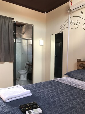 Suite | Iron/ironing board, free WiFi, bed sheets