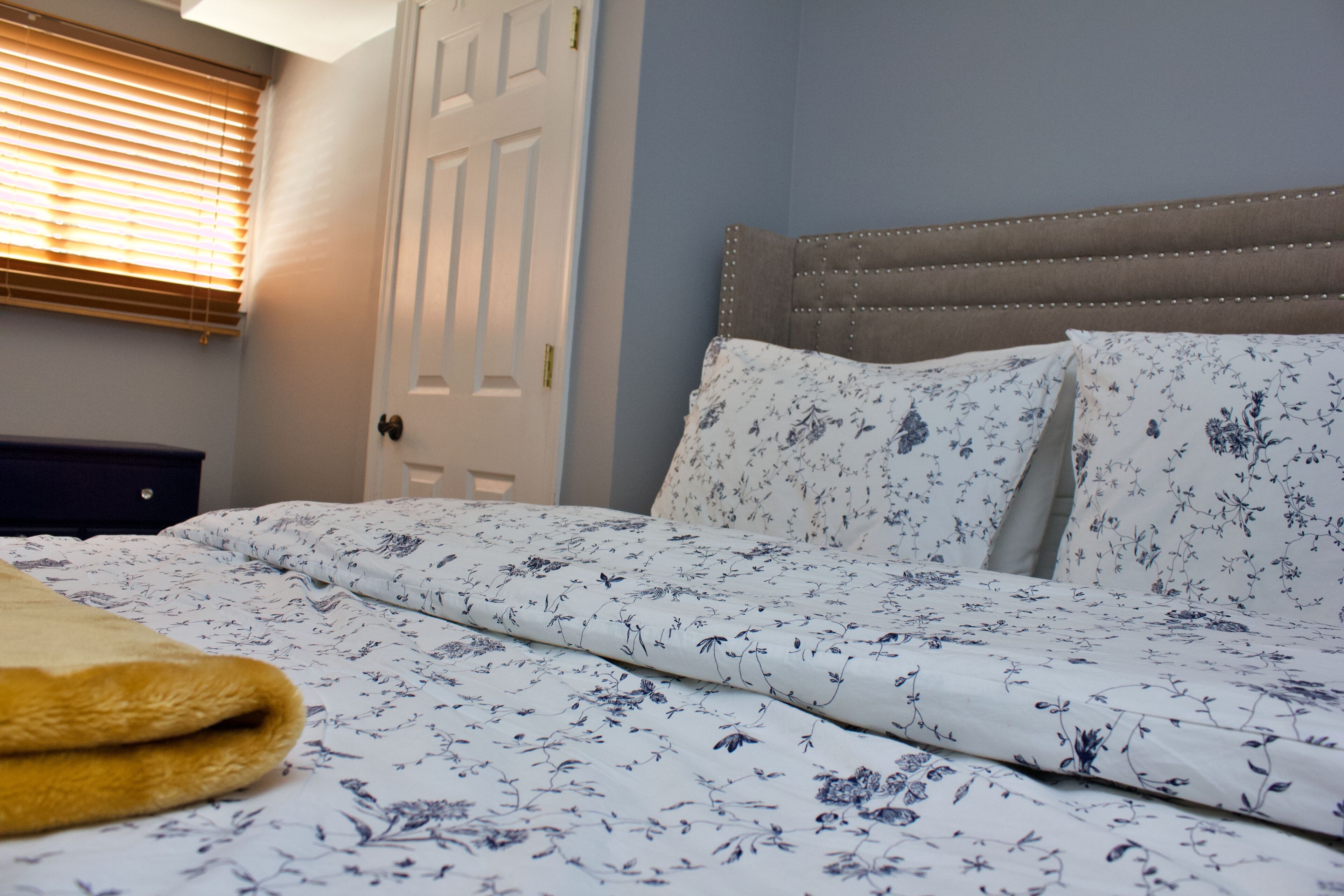 1 多间卧室、办公桌、熨斗/熨衣板、旅行婴儿床