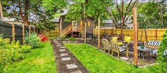 Large home centrally located; walk to Zoo, Sunken Gardens or Telegraph District.