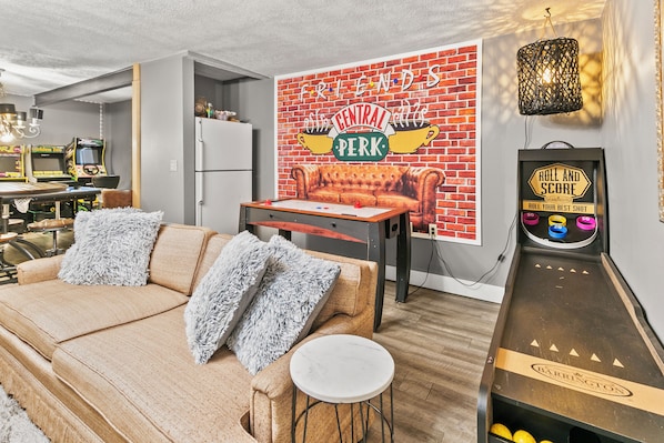 Interior - Large home centrally located; walk to Zoo, Sunken Gardens or Telegraph District. (Lincoln)