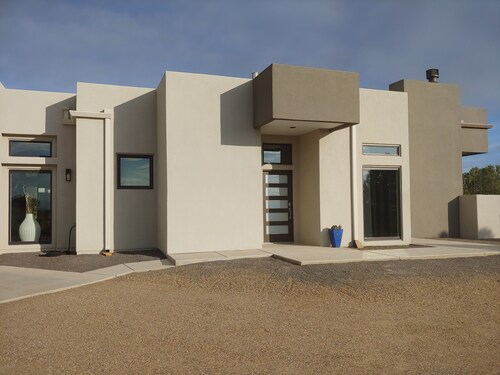 Albuquerque West Contemporary Casita Retreat with a View