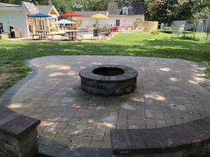 Terrace/patio - Large Heated Pool & Hot Tub, Near Quantico DAY Parties and Cookouts Welcome  (Stafford)