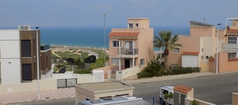 Two bed two bath townhouse with Sea Views, TV, Wifi, solarium