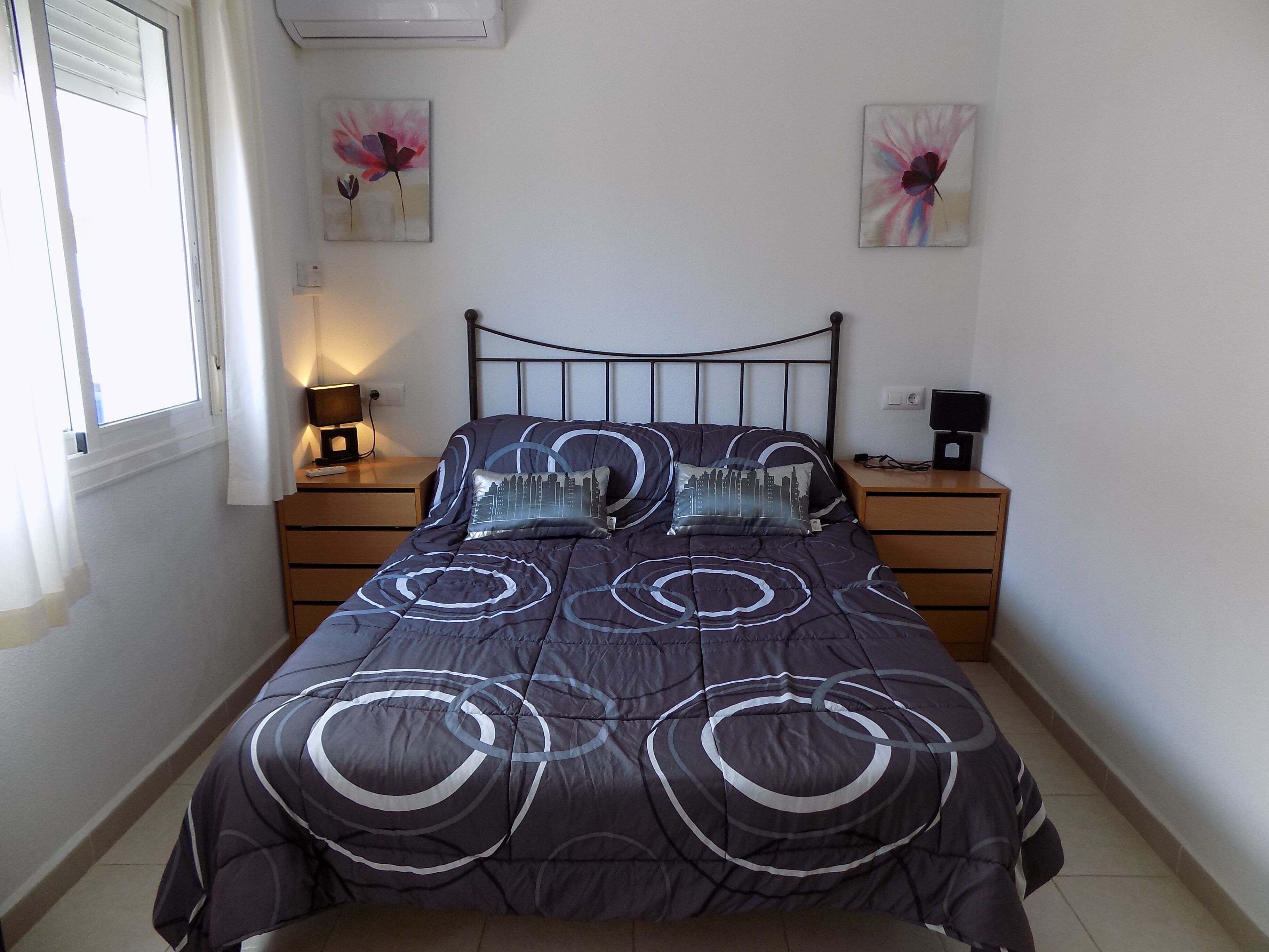 2 chambres, fer et planche à repasser, Wi-Fi gratuit, draps fournis