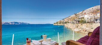 Belle maison de 2 chambres à Josinovac