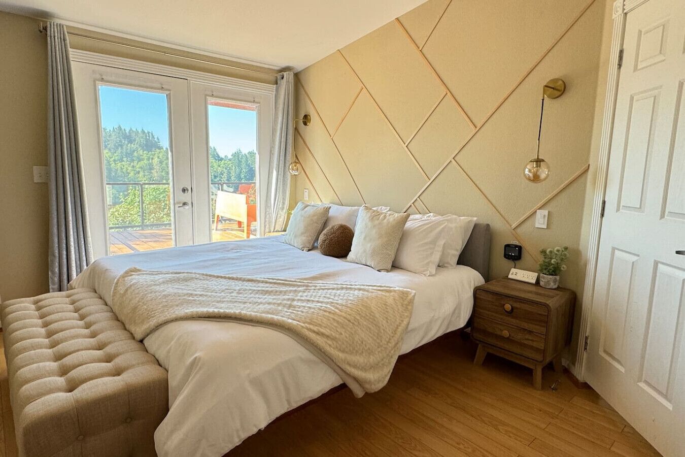 3 bedrooms, desk, free WiFi, bed sheets