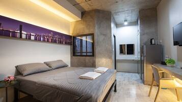 Small Studio | Desk, free WiFi