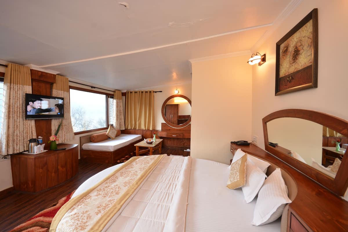 Executive Room, 1 Bedroom, Non Smoking, Hill View | Egyptian cotton sheets, premium bedding, memory foam beds