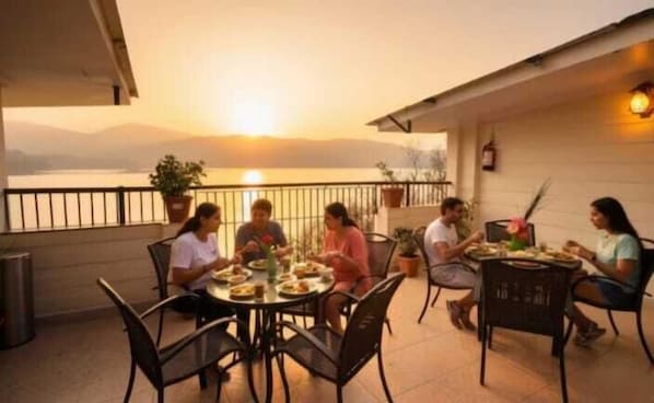 Terrace/patio - Hotel Happy Home The Lake Paradise (Nainital)