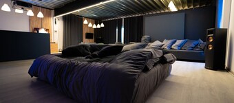 A luxury loft in Antwerp with more than 2500 square feet open space!