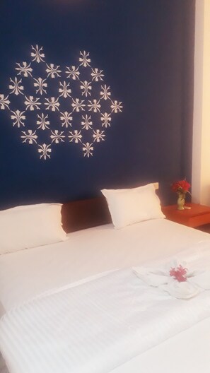 Deluxe Room | Living area | Flat-screen TV - Mauj Mahal Fun Resort & Water park (Amer)