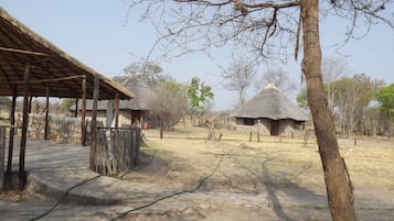 المنشأة من الخارج