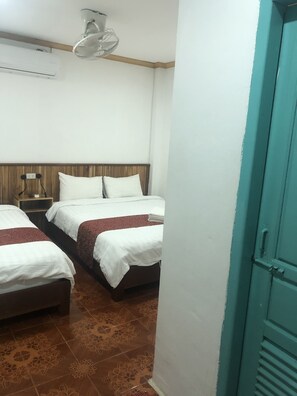 Superior Triple Room - Little Freedom Friendlys Place (Luang Prabang)