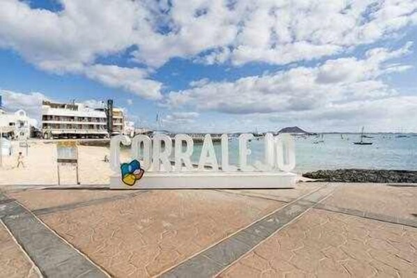 Beach - Almirante Building - Apt Navio (Corralejo)