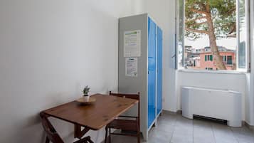 Dormitorio compartido, solo para mujeres (4 Adults) | Servicio de la habitación