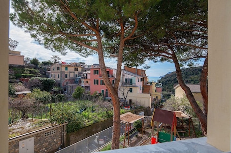 Shared Dormitory, Women only (4 Adults) | City view