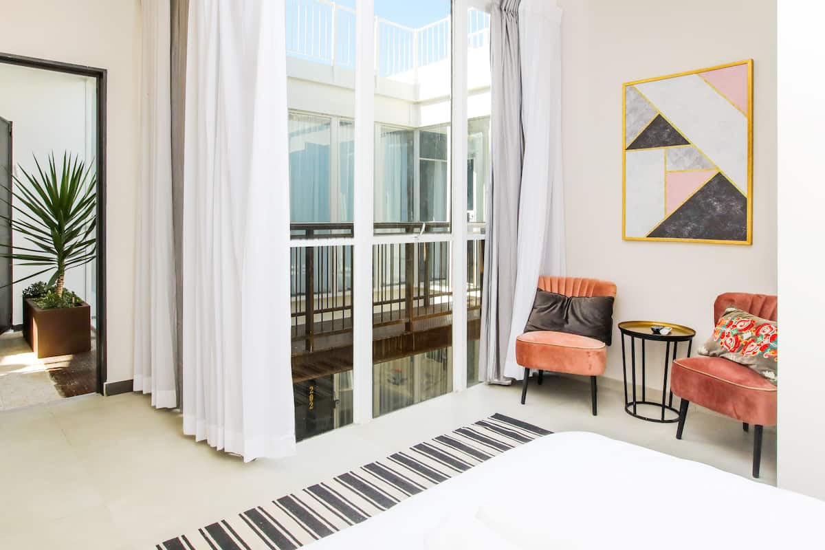 Quarto conforto (304) | Berços grátis, Wi-Fi de cortesia, roupa de cama