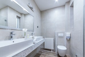 Triple Superior Room | Badezimmer