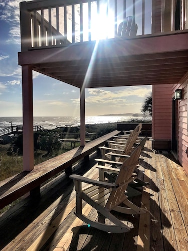 Oceanfront! Quiet & Relaxing on South end of Tarpon, with magnificent sunsets!